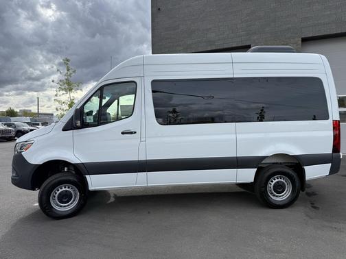 2025 Mercedes-Benz Sprinter 2500 Passenger 144 WB