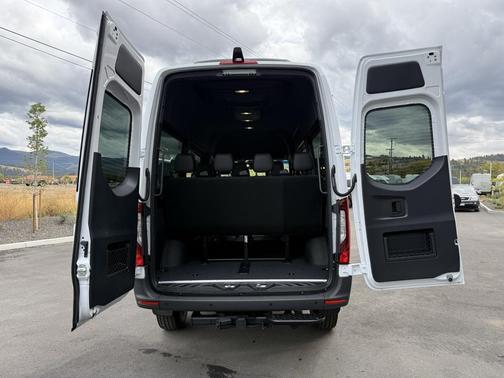 2025 Mercedes-Benz Sprinter 2500 Passenger 144 WB