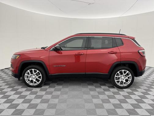 2023 Jeep Compass Latitude Lux