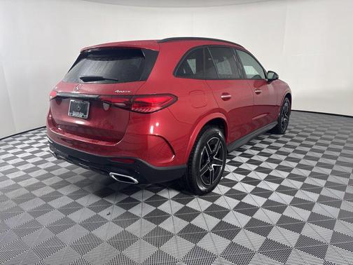 MANUFAKTUR Patagonia Red Metallic 2026 Mercedes-Benz GLC 300 4MATIC