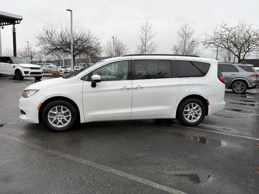 2021 Chrysler Voyager LXI