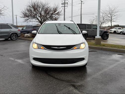 2021 Chrysler Voyager LXI