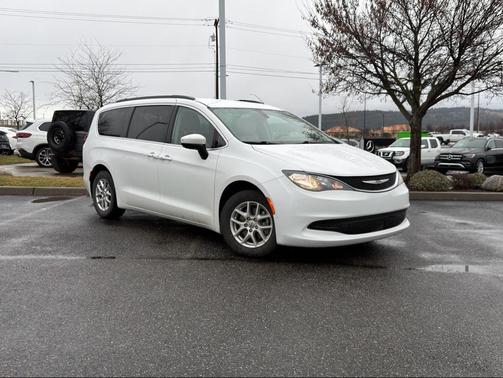 2021 Chrysler Voyager LXI