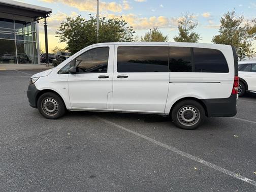 2022 Mercedes-Benz Metris Base