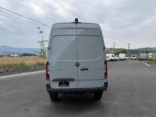 2025 Mercedes-Benz Sprinter 2500 Standard Roof