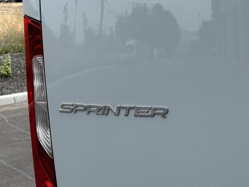 2025 Mercedes-Benz Sprinter 2500 Standard Roof