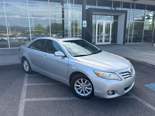 Classic Silver Metallic 2011 Toyota Camry XLE