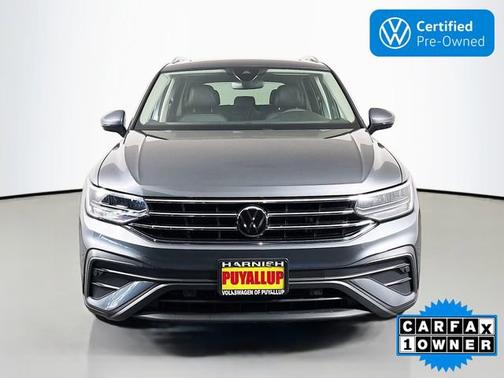 Platinum Gray Metallic 2023 Volkswagen Tiguan 2.0T SE