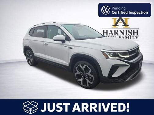 Pure White 2023 Volkswagen Taos 1.5T SEL