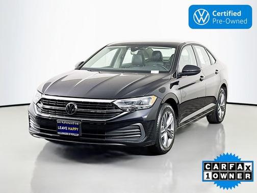 Deep Black Pearl Effect 2024 Volkswagen Jetta 1.5T SE