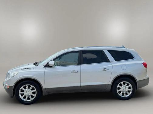 WHITE 2011 Buick Enclave 1XL