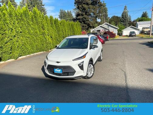 White 2023 Chevrolet Bolt EUV LT Hatchback 4D