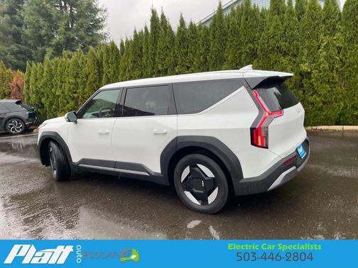 2025 Kia EV9 Light Long Range Sport Utility 4D