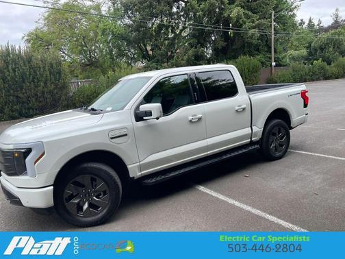 White 2023 Ford F-150 Lightning LARIAT