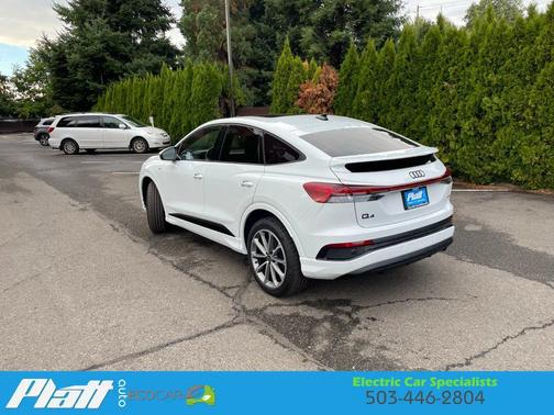 2022 Audi e-tron Premium Plus