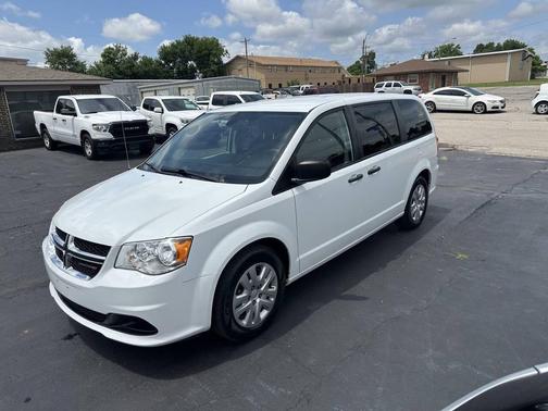 White Knuckle Clearcoat 2019 Dodge Grand Caravan SE