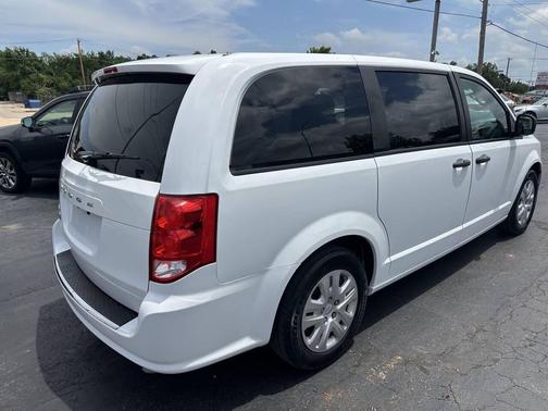 White Knuckle Clearcoat 2019 Dodge Grand Caravan SE