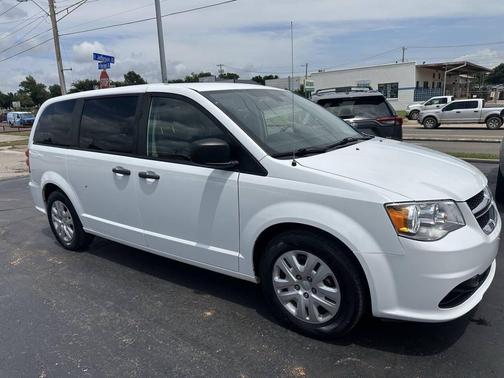 White Knuckle Clearcoat 2019 Dodge Grand Caravan SE