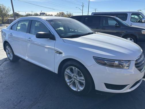 2018 Ford Taurus SE 4dr Sedan