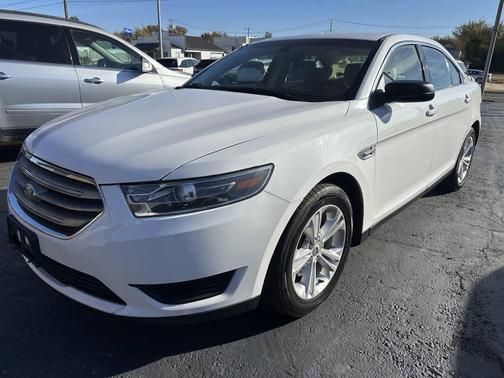 2018 Ford Taurus SE 4dr Sedan