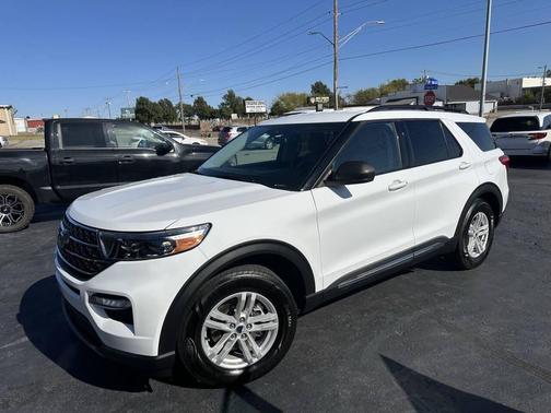 2022 Ford Explorer XLT 4dr SUV