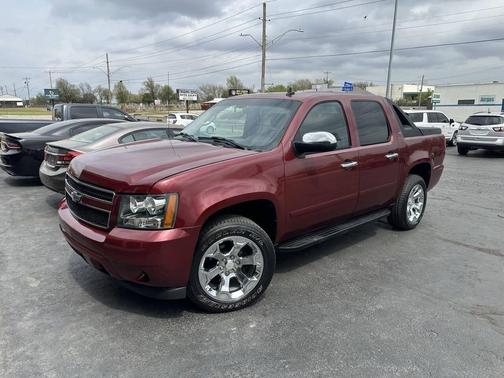 Burgundy 2008 Chevrolet Avalanche 1500 LS