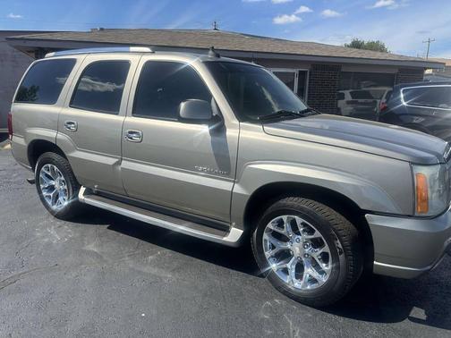 2003 Cadillac Escalade Base