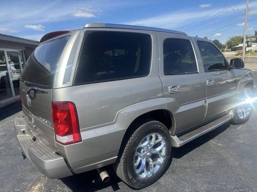 2003 Cadillac Escalade Base
