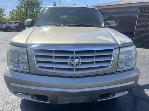 2003 Cadillac Escalade Base