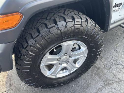 White 2018 Jeep Wrangler Unlimited Sport