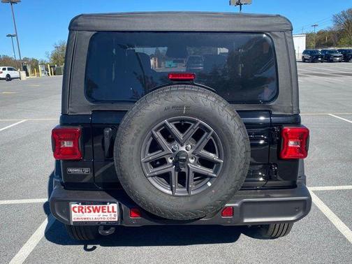 Black Clearcoat 2026 Jeep Wrangler Sport