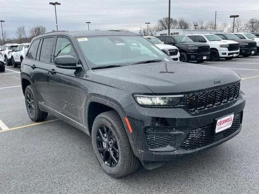 2025 Jeep Grand Cherokee Laredo