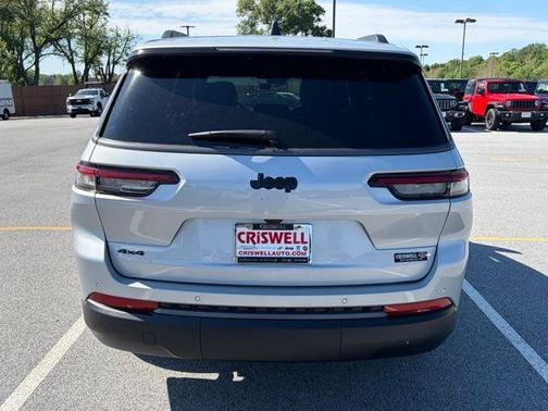 Silver Zynith 2026 Jeep Grand Cherokee L Laredo