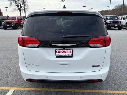 2026 Chrysler Voyager LX