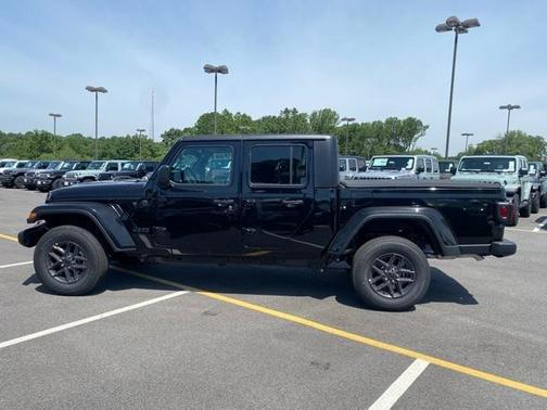 2024 Jeep Gladiator Sport