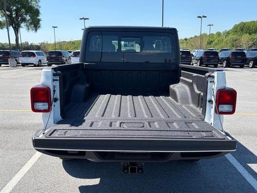 Bright White Clearcoat 2026 Jeep Gladiator Sport