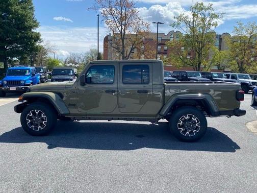 2025 Jeep Gladiator Sport