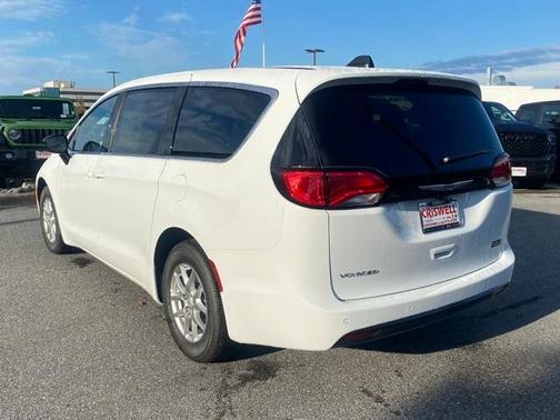 2026 Chrysler Voyager LX
