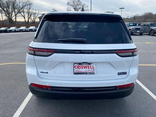 2025 Jeep Grand Cherokee Laredo