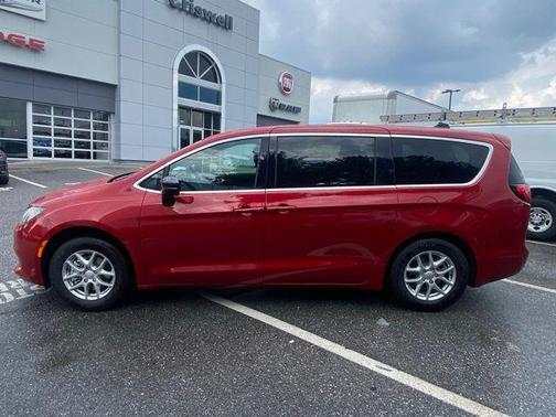 2026 Chrysler Voyager LX