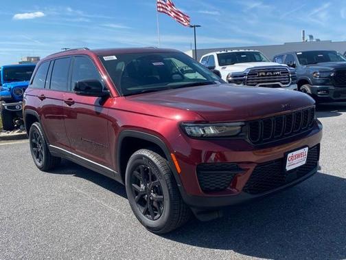 2025 Jeep Grand Cherokee Laredo