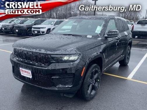 2025 Jeep Grand Cherokee Laredo