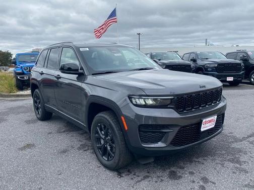 2025 Jeep Grand Cherokee Laredo