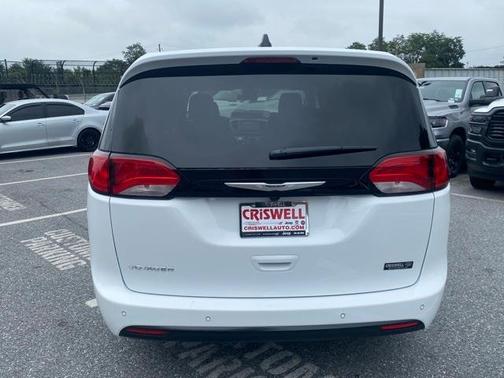 2026 Chrysler Voyager LX