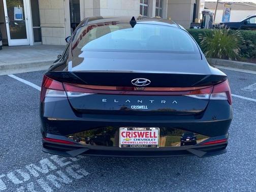 2022 Hyundai ELANTRA SEL