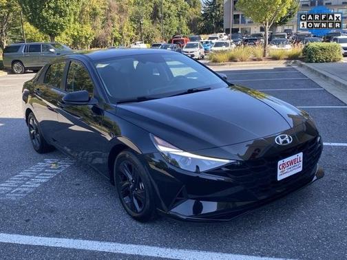 2022 Hyundai ELANTRA SEL