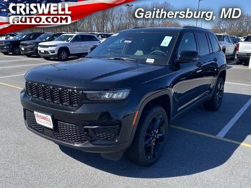2025 Jeep Grand Cherokee Laredo