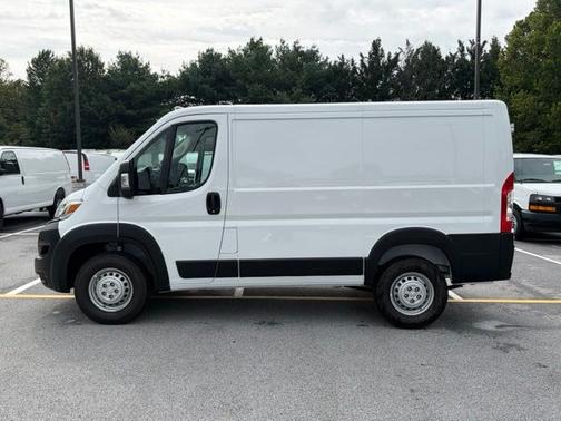 Bright White Clearcoat 2026 RAM ProMaster 1500 Low Roof
