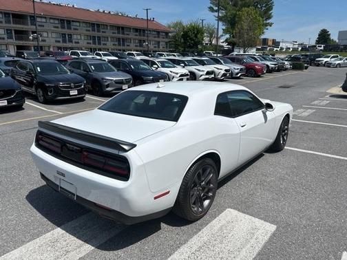 2023 Dodge Challenger SXT