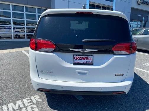 2026 Chrysler Voyager LX